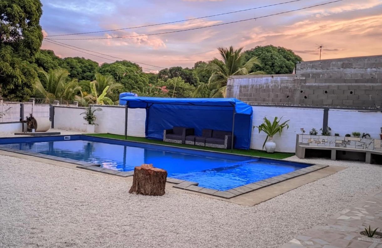 Piscine et jardin